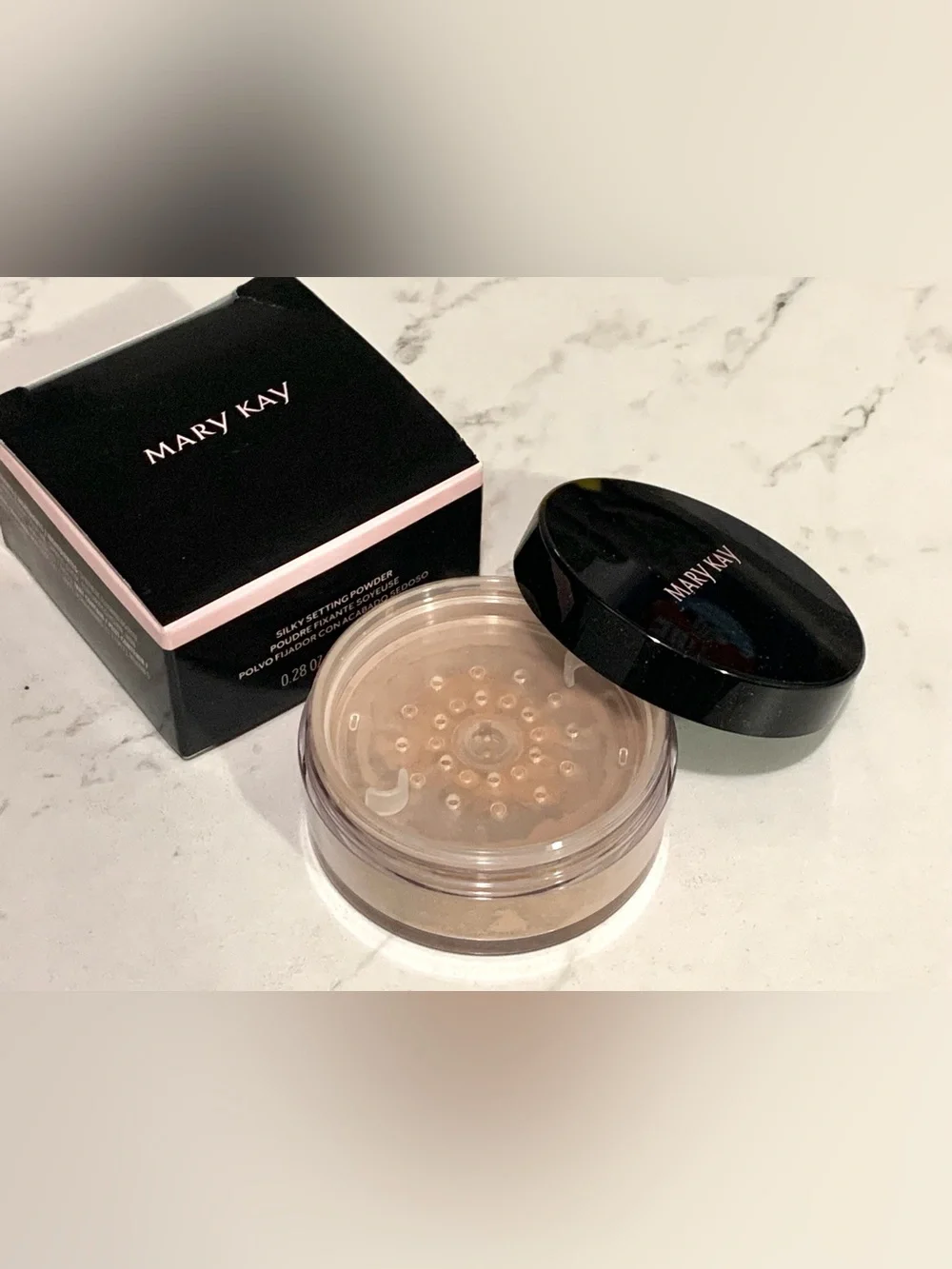 Mary Kay Silky Setting Powder - Light Bronze - new in box